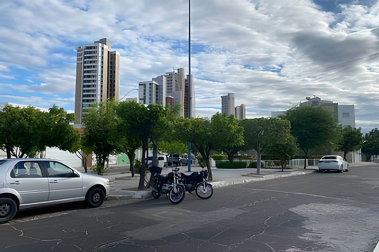 Próx a orla, 14 pessoas, ar condicionado e garagem
