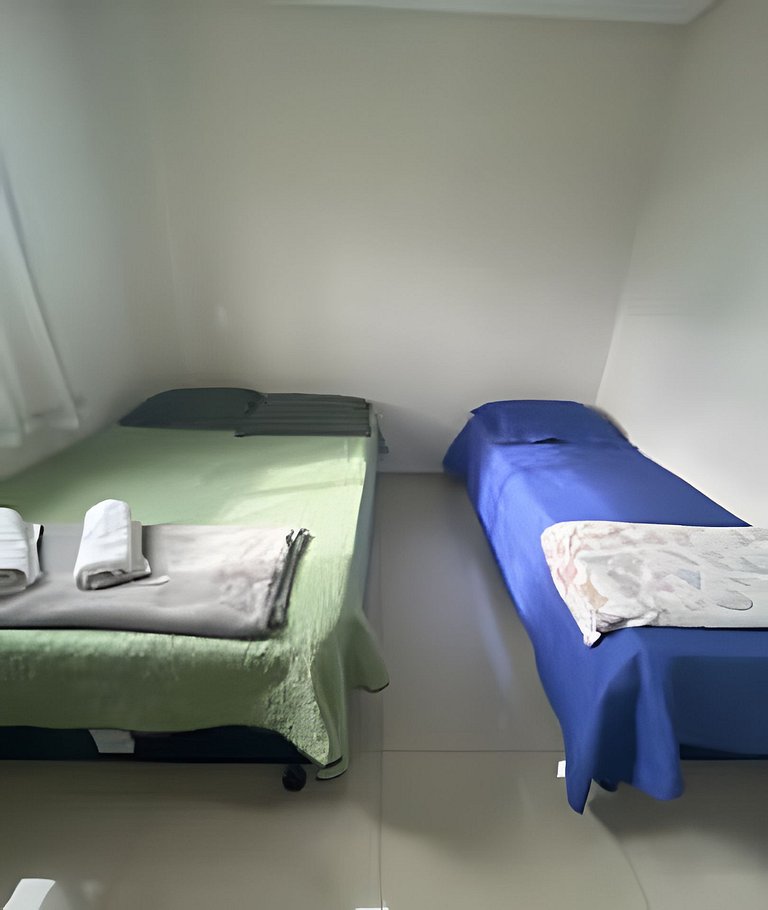 03 quartos (ar condicionado e ventilador), até 10 pessoas, g