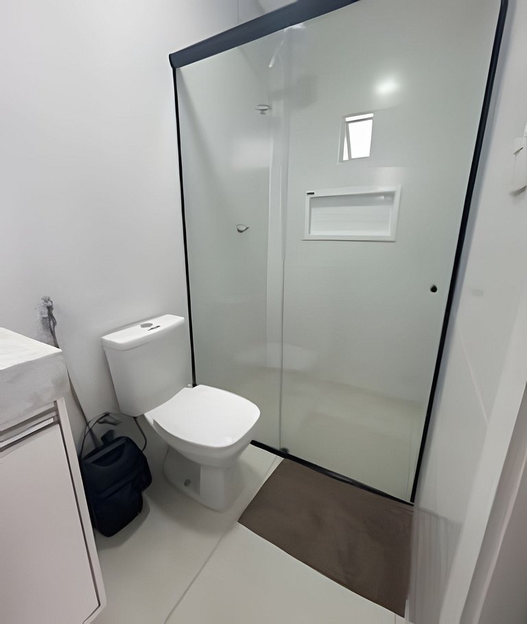 03 quartos (ar condicionado e ventilador), até 10 pessoas, g
