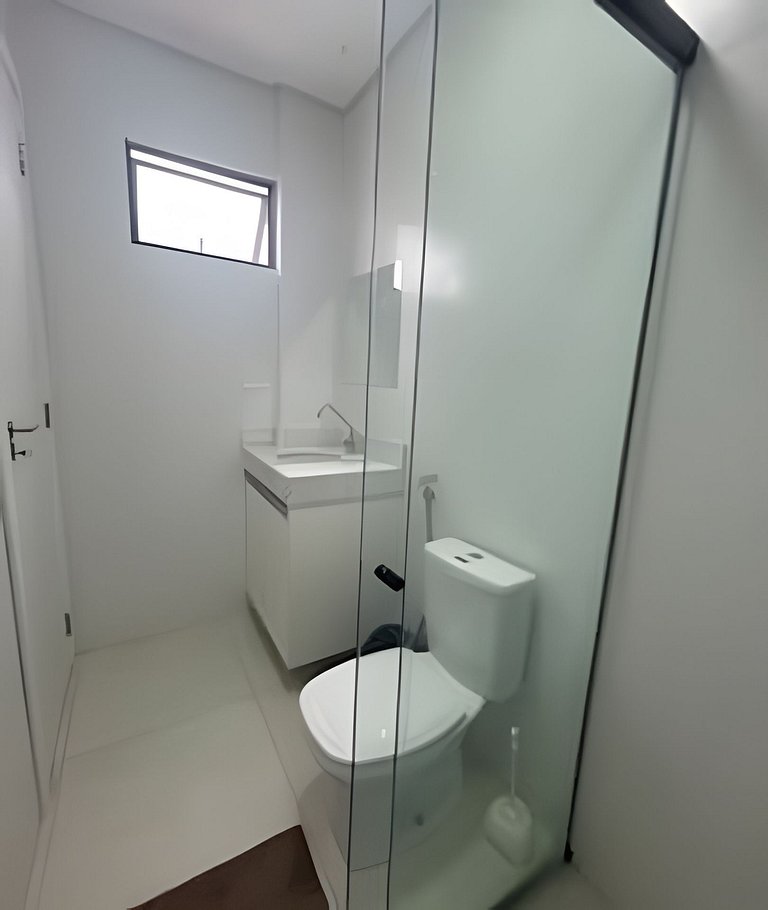 03 quartos (ar condicionado e ventilador), até 10 pessoas, g