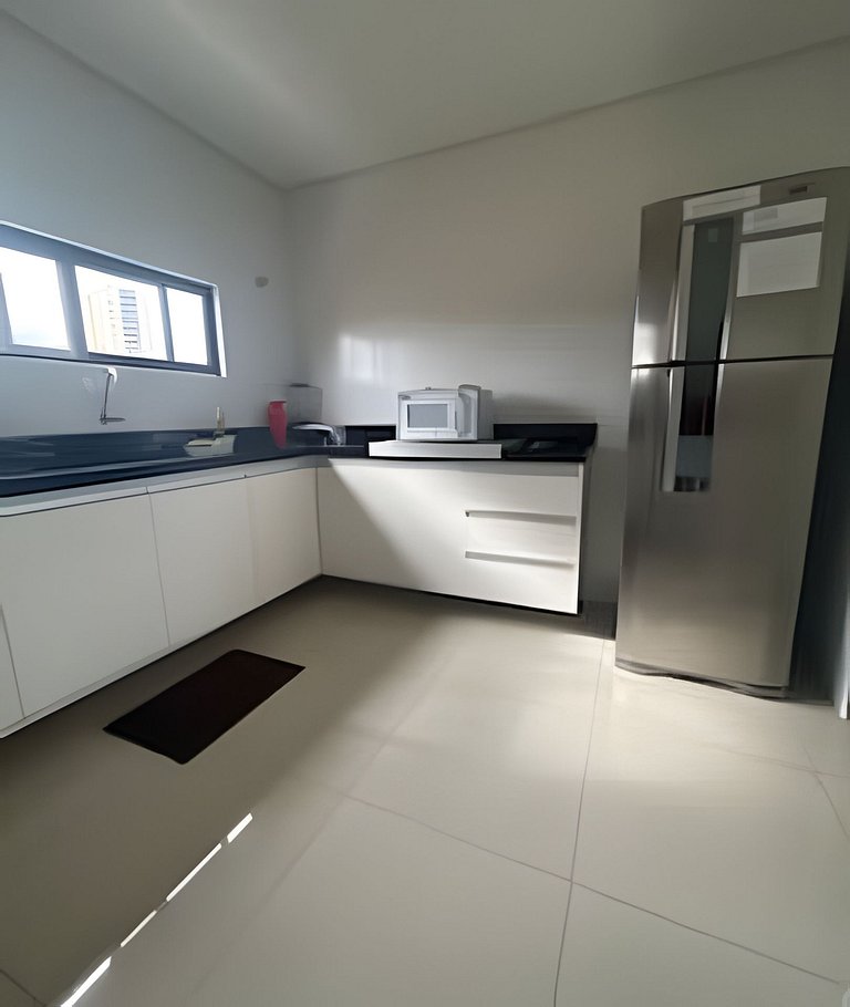 03 quartos (ar condicionado e ventilador), até 10 pessoas, g