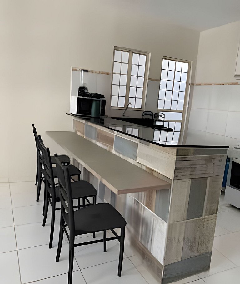 Até 10 pessoas, próx. ao shopping, ar condicionado, garagem