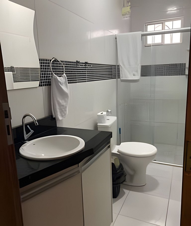 Até 10 pessoas, próx. ao shopping, ar condicionado, garagem