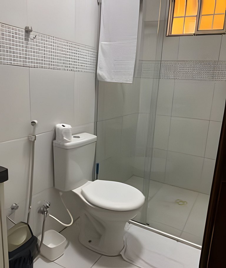 Até 10 pessoas, próx. ao shopping, ar condicionado, garagem