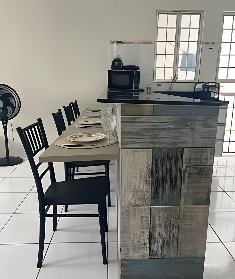 Até 10 pessoas, próx. ao shopping, ar condicionado, garagem