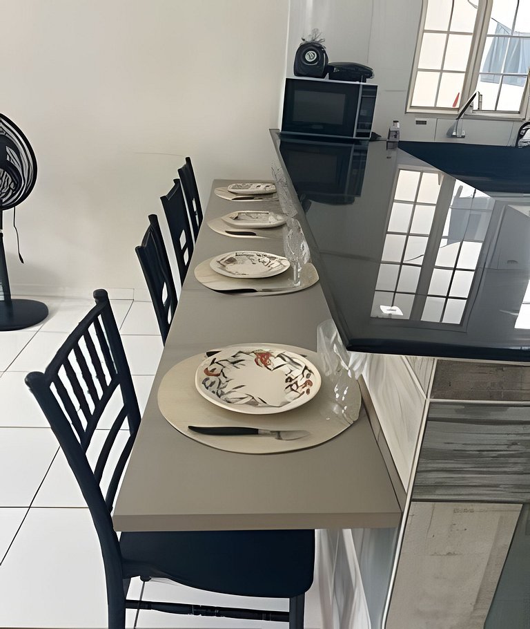 Até 10 pessoas, próx. ao shopping, ar condicionado, garagem