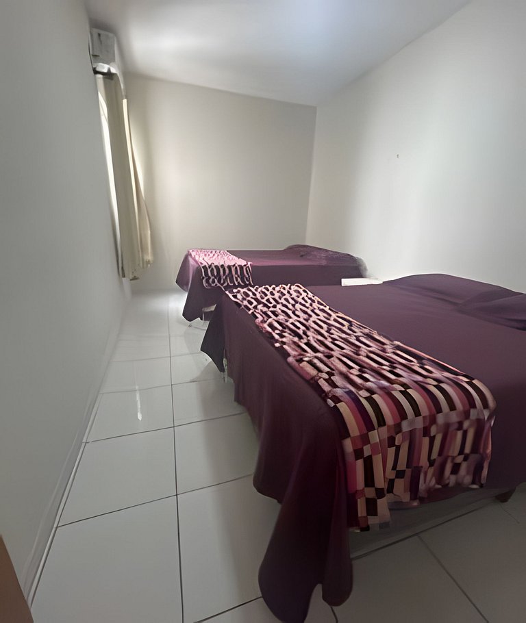 Até 10 pessoas, próx. ao shopping, ar condicionado, garagem