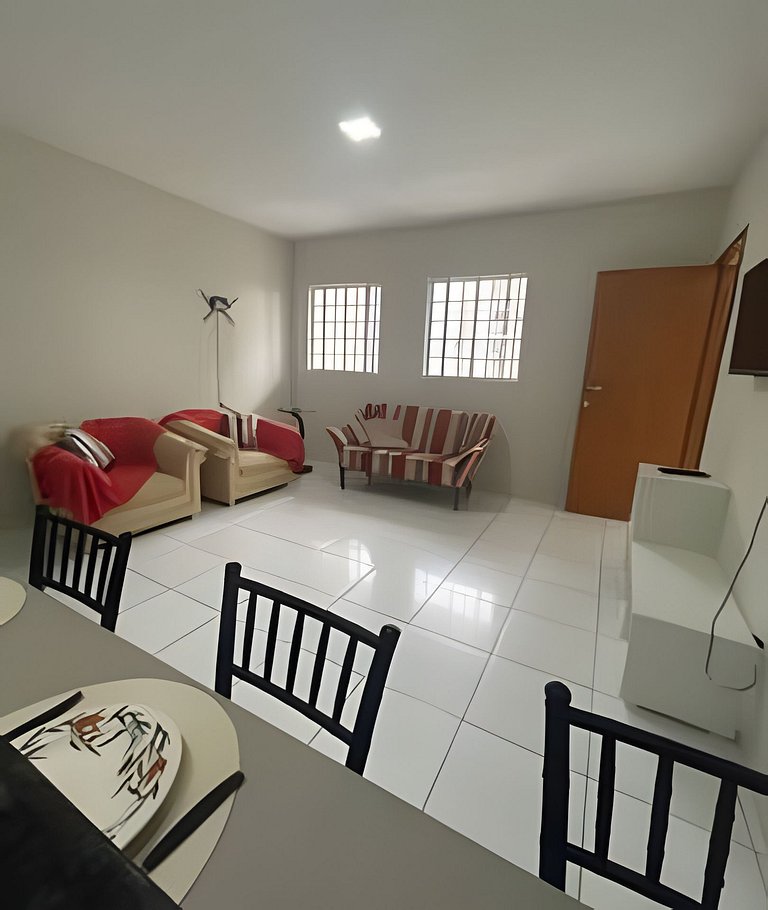 Até 10 pessoas, próx. ao shopping, ar condicionado, garagem
