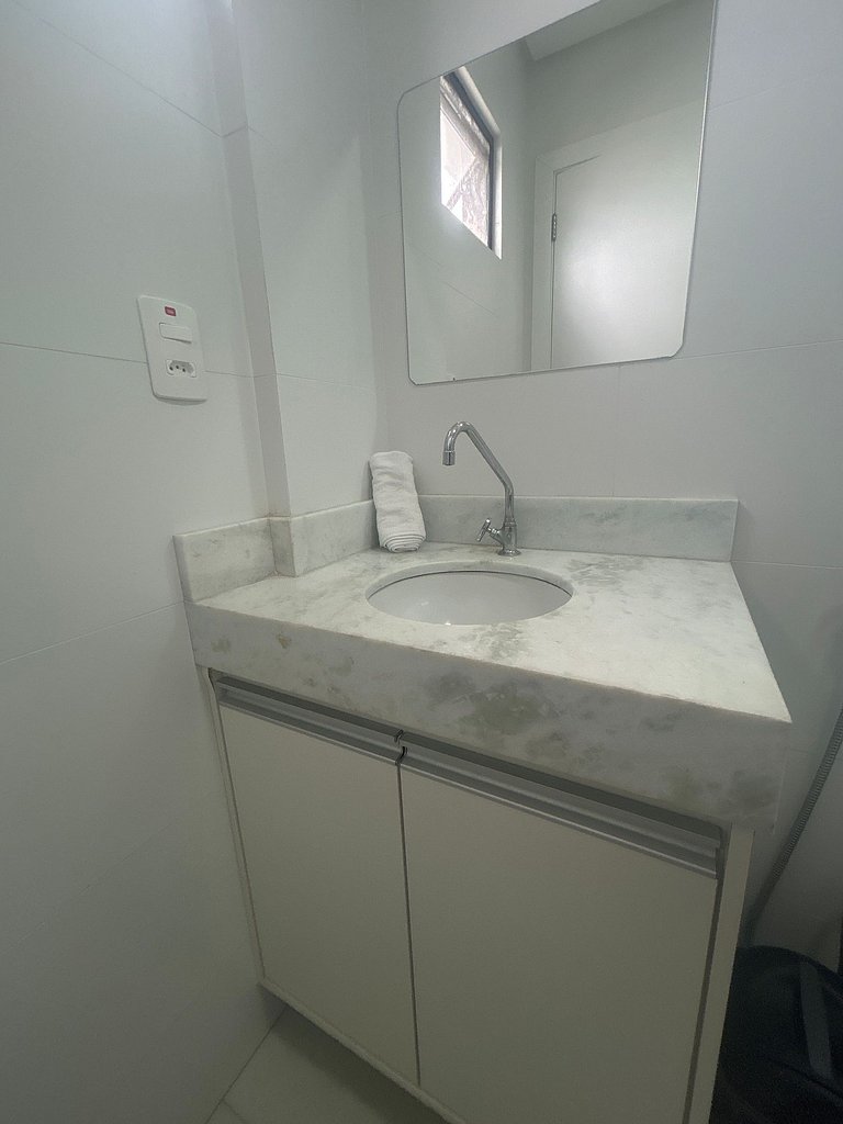 03 quartos (ar condicionado e ventilador), até 10 pessoas, g