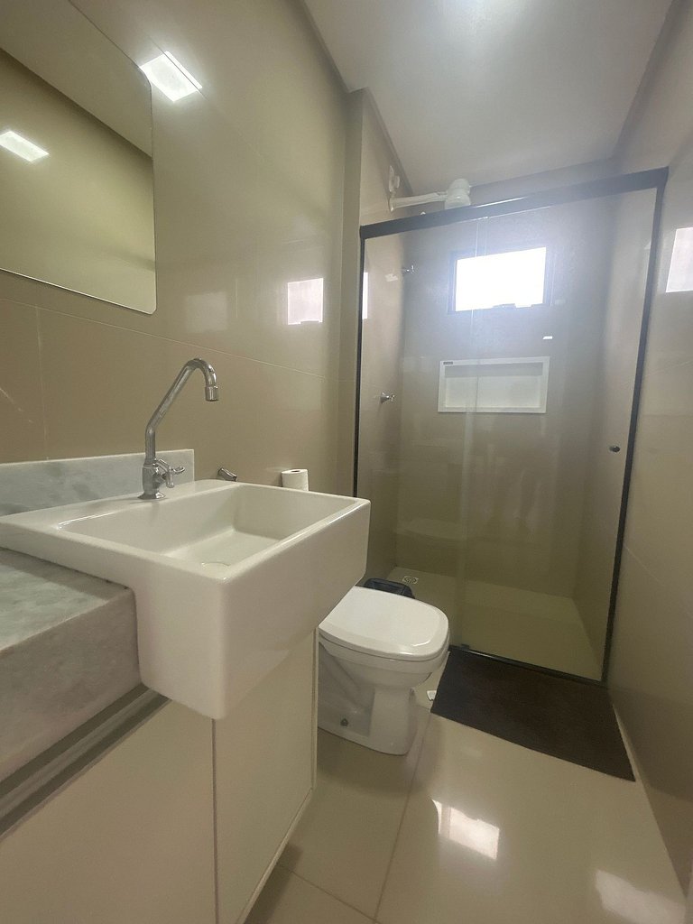 03 quartos (ar condicionado e ventilador), até 10 pessoas, g