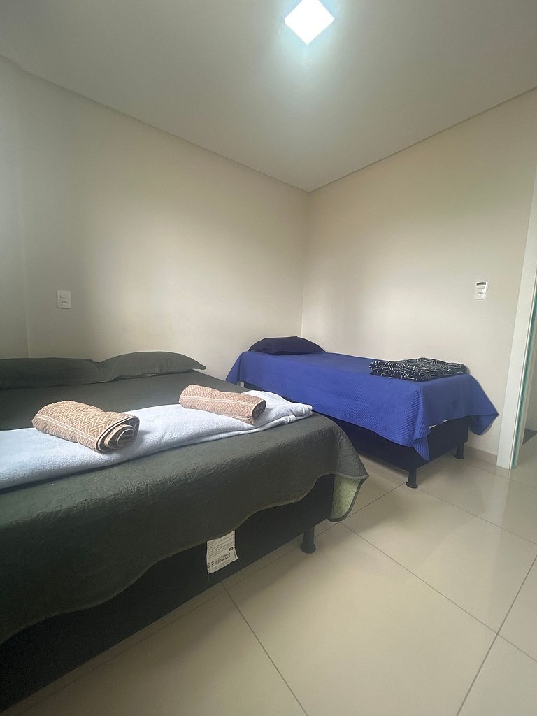 03 quartos (ar condicionado e ventilador), até 10 pessoas, g