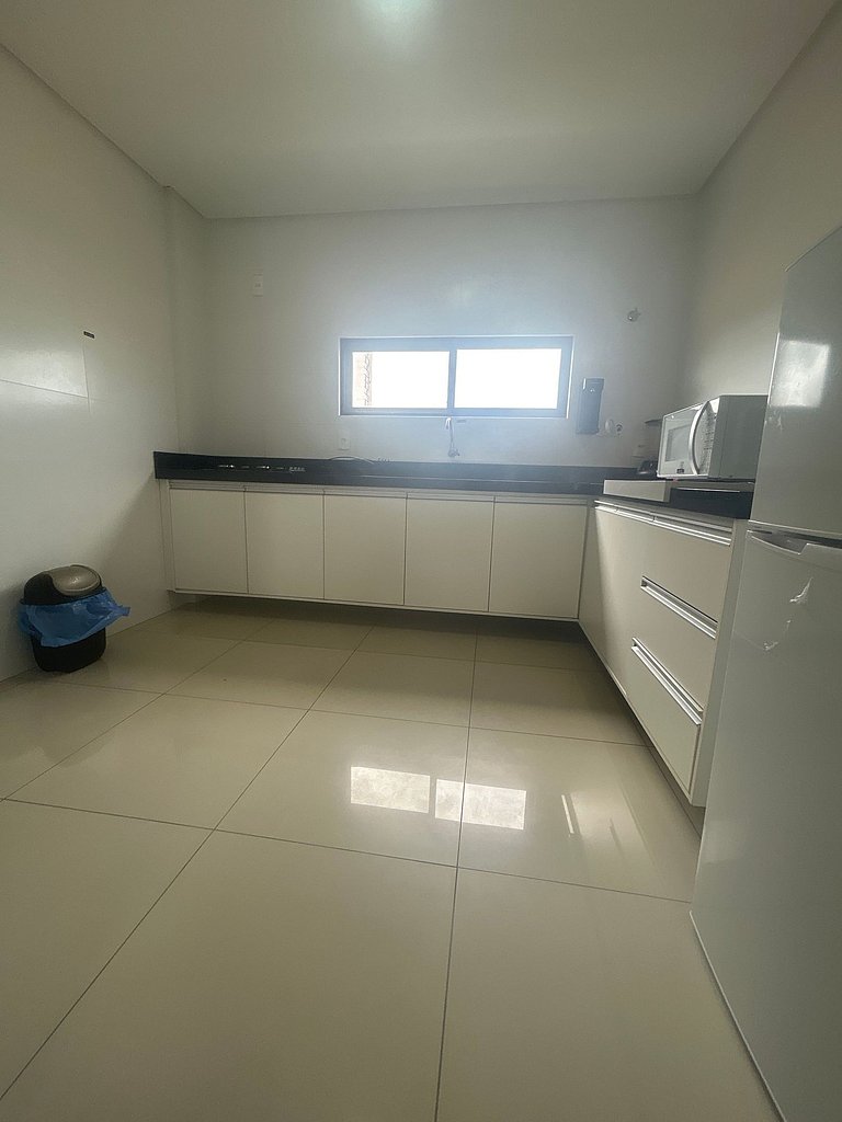 03 quartos (ar condicionado e ventilador), até 10 pessoas, g