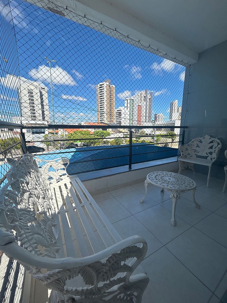 Próx a orla, 14 pessoas, ar condicionado e garagem